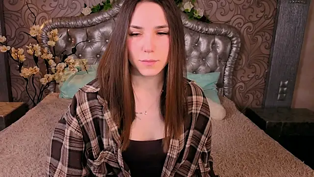 -CindyLou online show from February 10, 2026, 5:17 am