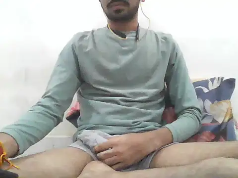 Cuteeeboy23 online show from November 11, 2025, 7:52 pm