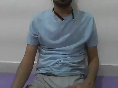 Cuteeeboy23 online show from April 28, 2026, 7:18 pm