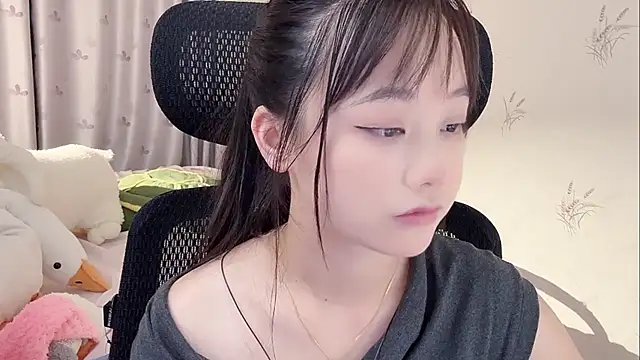 puppy-999 online show from May 21, 2026, 12:13 pm