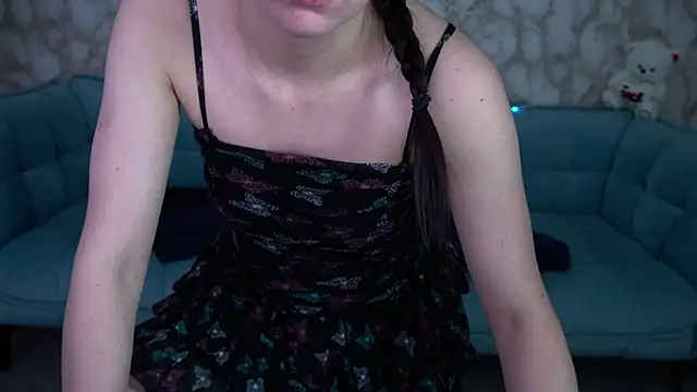 LiviaShy online show from April 20, 2026, 7:26 pm