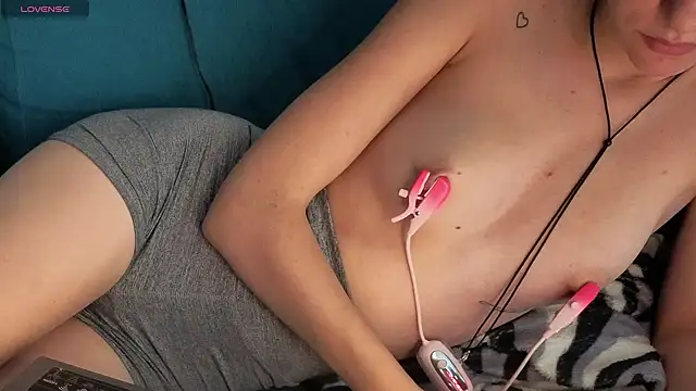 Snapshot of Pisypussy chatting on October 15, 2025, 7:49 am Pisypussy online show from October 15, 2025, 7:49 am