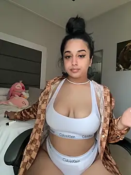 Snapshot of LilMisIndianx chatting on February 1, 2026, 2:26 pm LilMisIndianx online show from February 1, 2026, 2:26 pm