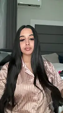 Snapshot of LilMisIndianx chatting on April 24, 2026, 7:54 am LilMisIndianx online show from April 24, 2026, 7:54 am
