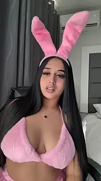 Snapshot of LilMisIndianx chatting on April 3, 2026, 12:33 pm LilMisIndianx online show from April 3, 2026, 12:33 pm