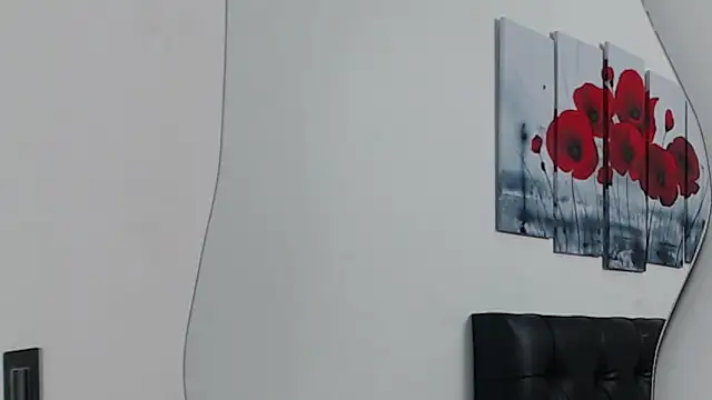 Snapshot of pinky_f00x chatting on October 7, 2025, 11:39 pm pinky f00x online show from October 7, 2025, 11:39 pm