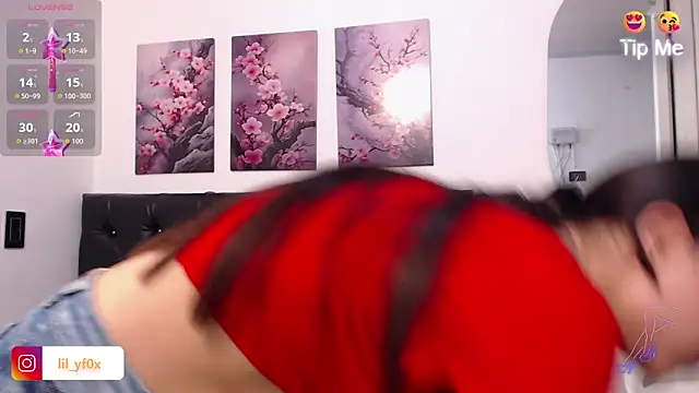 Snapshot of pinky_f00x chatting on November 11, 2025, 7:30 pm pinky f00x online show from November 11, 2025, 7:30 pm