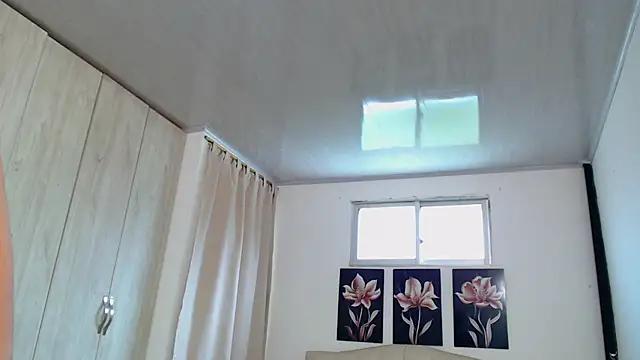 Snapshot of pinky_f00x chatting on November 25, 2025, 7:36 pm pinky f00x online show from November 25, 2025, 7:36 pm