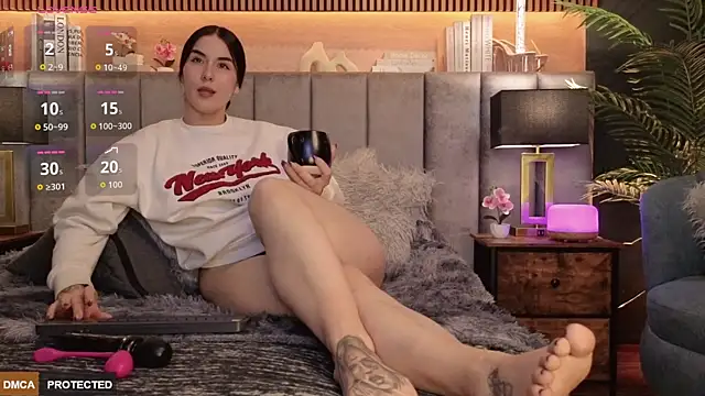 Angelina Dior online show from January 15, 2026, 5:49 pm