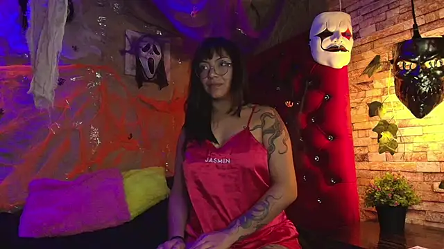 Victoria Thompson1 online show from November 2, 2025, 3:06 pm