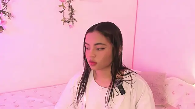 Snapshot of valy_shyness chatting on October 10, 2025, 8:09 pm valy shyness online show from October 10, 2025, 8:09 pm