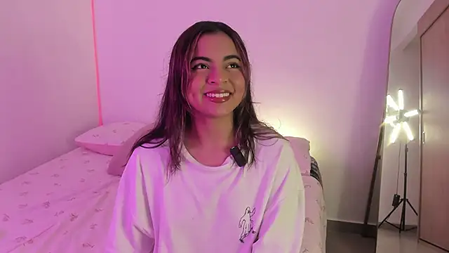 Snapshot of valy_shyness chatting on October 12, 2025, 12:23 am valy shyness online show from October 12, 2025, 12:23 am