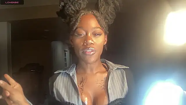 maskedgirl5005 online show from September 28, 2025, 12:39 am