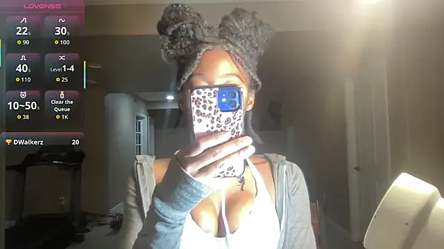 maskedgirl5005 online show from October 4, 2025, 8:43 pm