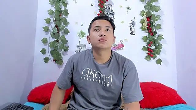 NataliaAndJulliam online show from January 11, 2026, 4:41 am