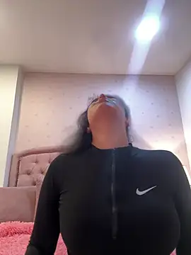 Bella  Wood online show from March 12, 2026, 8:46 pm