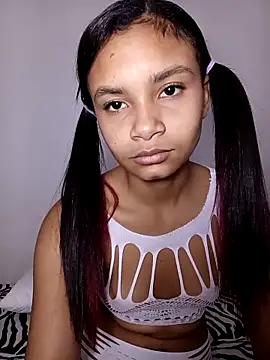 liz7skinny online show from March 12, 2026, 9:19 pm