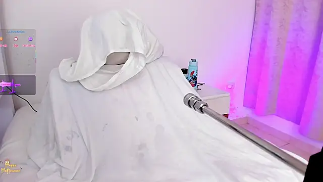 Snapshot of arynaughty20 chatting on November 1, 2025, 1:27 pm arynaughty20 online show from November 1, 2025, 1:27 pm