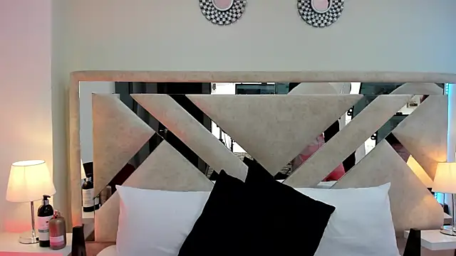 ximena vasquez8 online show from April 13, 2026, 3:54 am