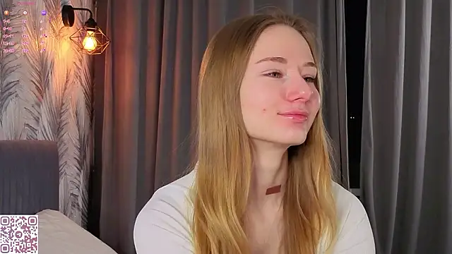 Snapshot of ElvinaRose chatting on February 13, 2026, 2:22 am ElvinaRose online show from February 13, 2026, 2:22 am