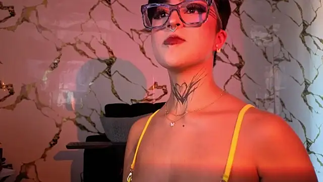 Snapshot of Rebeka-baker chatting on December 16, 2025, 12:31 pm Rebeka-baker online show from December 16, 2025, 12:31 pm