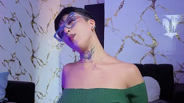 Snapshot of Rebeka-baker chatting on December 3, 2025, 12:37 pm Rebeka-baker online show from December 3, 2025, 12:37 pm