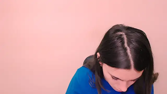 RosaRay  online show from December 3, 2025, 7:19 am