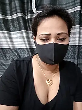 Snapshot of Mow_955 chatting on November 4, 2025, 6:44 pm Mow 955 online show from November 4, 2025, 6:44 pm