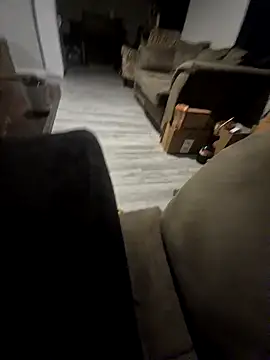 Justme 8519 online show from April 17, 2026, 11:24 am