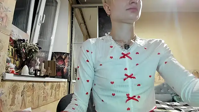 Snapshot of WatsonMi chatting on September 14, 2025, 3:01 pm WatsonMi online show from September 14, 2025, 3:01 pm