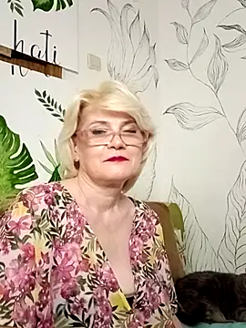 Snapshot of Catty_Lady chatting on June 12, 2026, 7:33 pm Catty Lady online show from June 12, 2026, 7:33 pm
