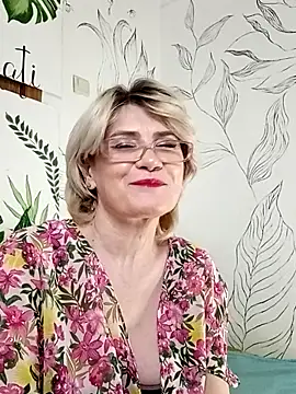 Catty Lady online show from May 26, 2026, 7:12 pm