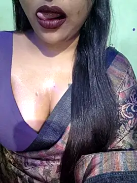 Snapshot of JIYA-04 chatting on November 12, 2025, 1:04 pm JIYA-04 online show from November 12, 2025, 1:04 pm