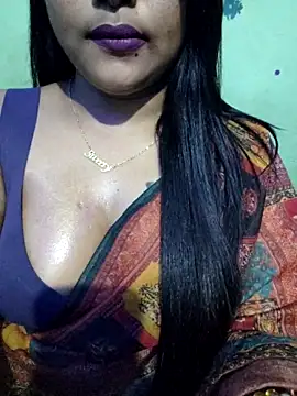 Snapshot of JIYA-04 chatting on November 30, 2025, 7:25 pm JIYA-04 online show from November 30, 2025, 7:25 pm