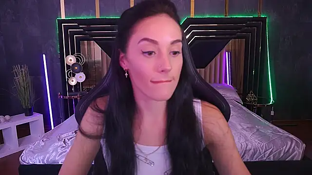 EviLune online show from September 14, 2025, 6:25 am