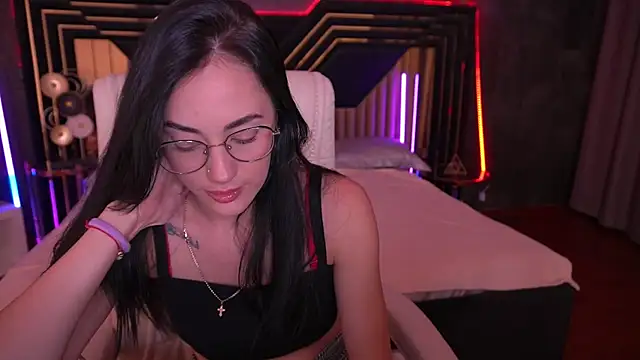 EviLune online show from September 21, 2025, 8:14 pm