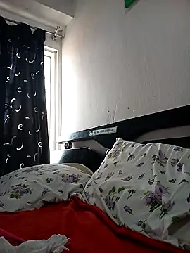 Snapshot of SharonDustLove chatting on September 26, 2025, 7:43 pm SharonDustLove online show from September 26, 2025, 7:43 pm