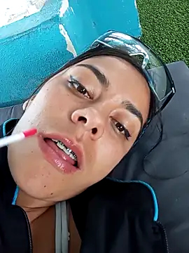 Snapshot of SharonDustLove chatting on December 14, 2025, 7:52 pm SharonDustLove online show from December 14, 2025, 7:52 pm