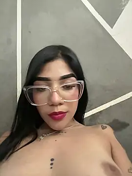 ElaRose 12 online show from April 1, 2026, 9:45 pm