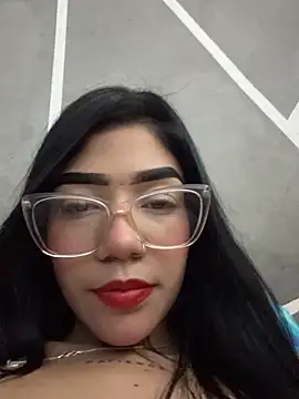 ElaRose 12 online show from April 6, 2026, 5:08 am