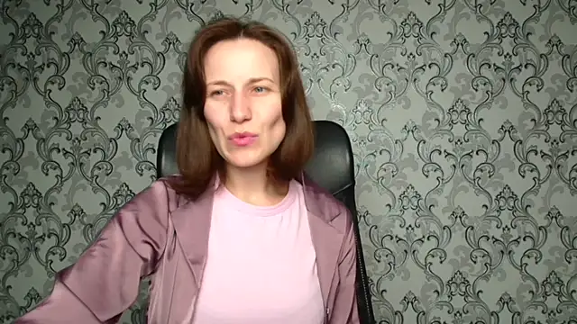 Snapshot of Kelly_Kisss chatting on December 5, 2025, 1:21 pm Kelly Kisss online show from December 5, 2025, 1:21 pm