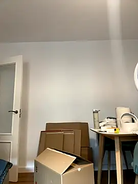 pbyariel- online show from November 5, 2025, 11:35 am