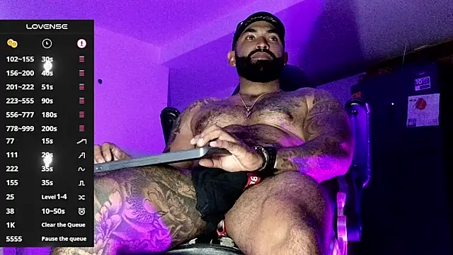 Max-prada online show from February 16, 2026, 1:37 am