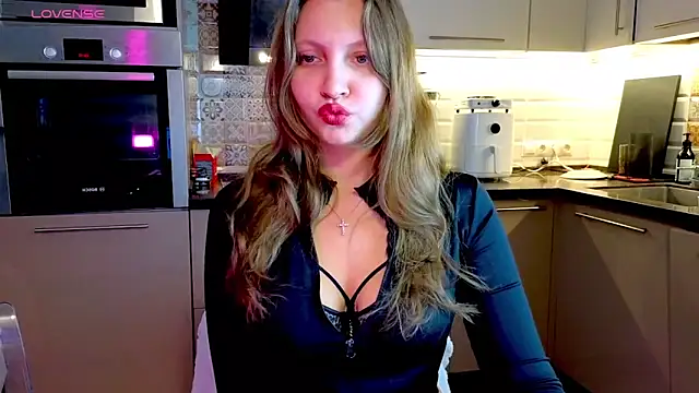 Snapshot of Brightsstar chatting on February 3, 2026, 2:33 pm Brightsstar online show from February 3, 2026, 2:33 pm