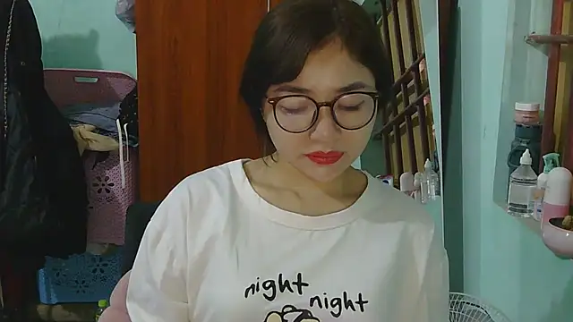 Uhem112 online show from November 15, 2025, 3:43 am