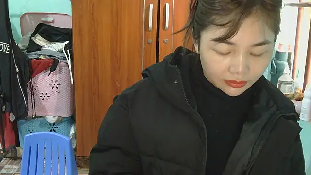 Uhem112 online show from November 28, 2025, 12:44 am