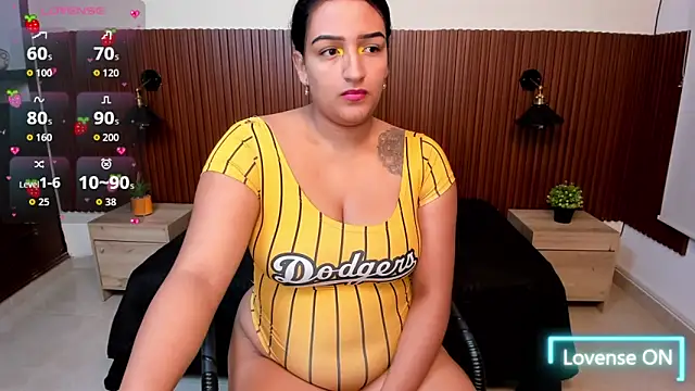 Snapshot of ElectraRose_ chatting on October 17, 2025, 11:34 am ElectraRose online show from October 17, 2025, 11:34 am