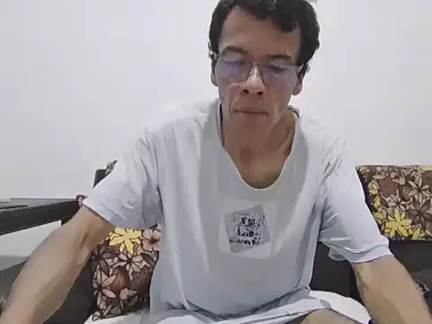 skinnylatino51 online show from October 23, 2025, 11:47 pm