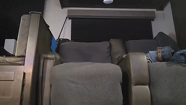 Snapshot of Cobra500hp@xh chatting on November 10, 2025, 10:59 pm Cobra500hpxh online show from November 10, 2025, 10:59 pm