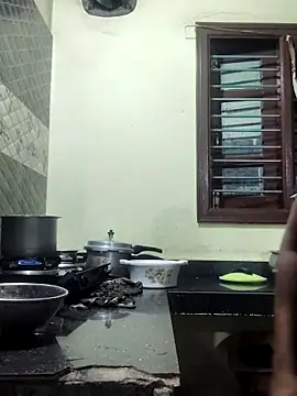 Snapshot of papukurty chatting on November 13, 2025, 1:15 pm papukurty online show from November 13, 2025, 1:15 pm